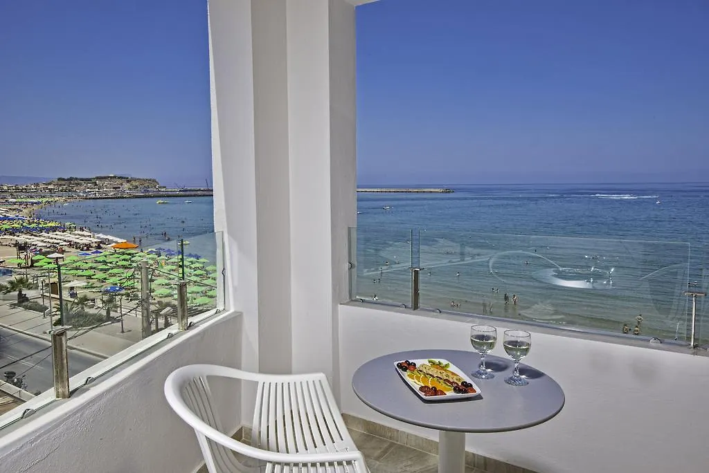 העיירה רתימנו Swell Boutique Hotel